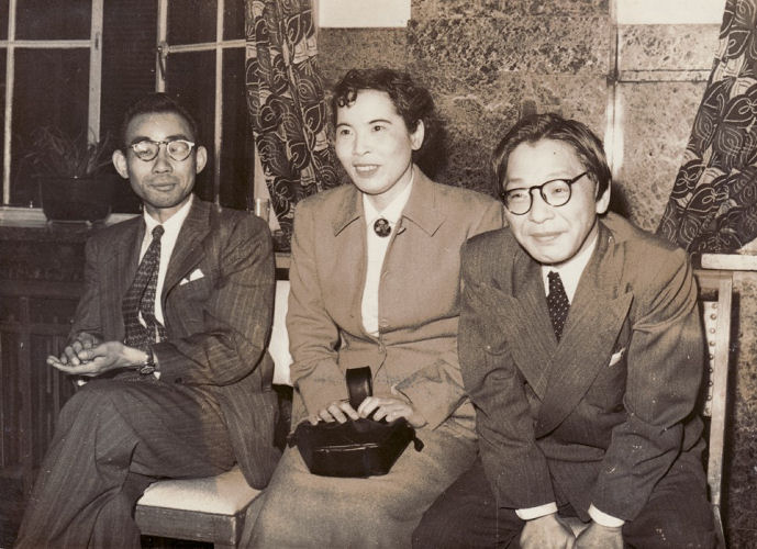 �r�c�݂��q