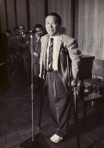 ���{���Y