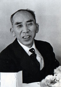 ���{���Y